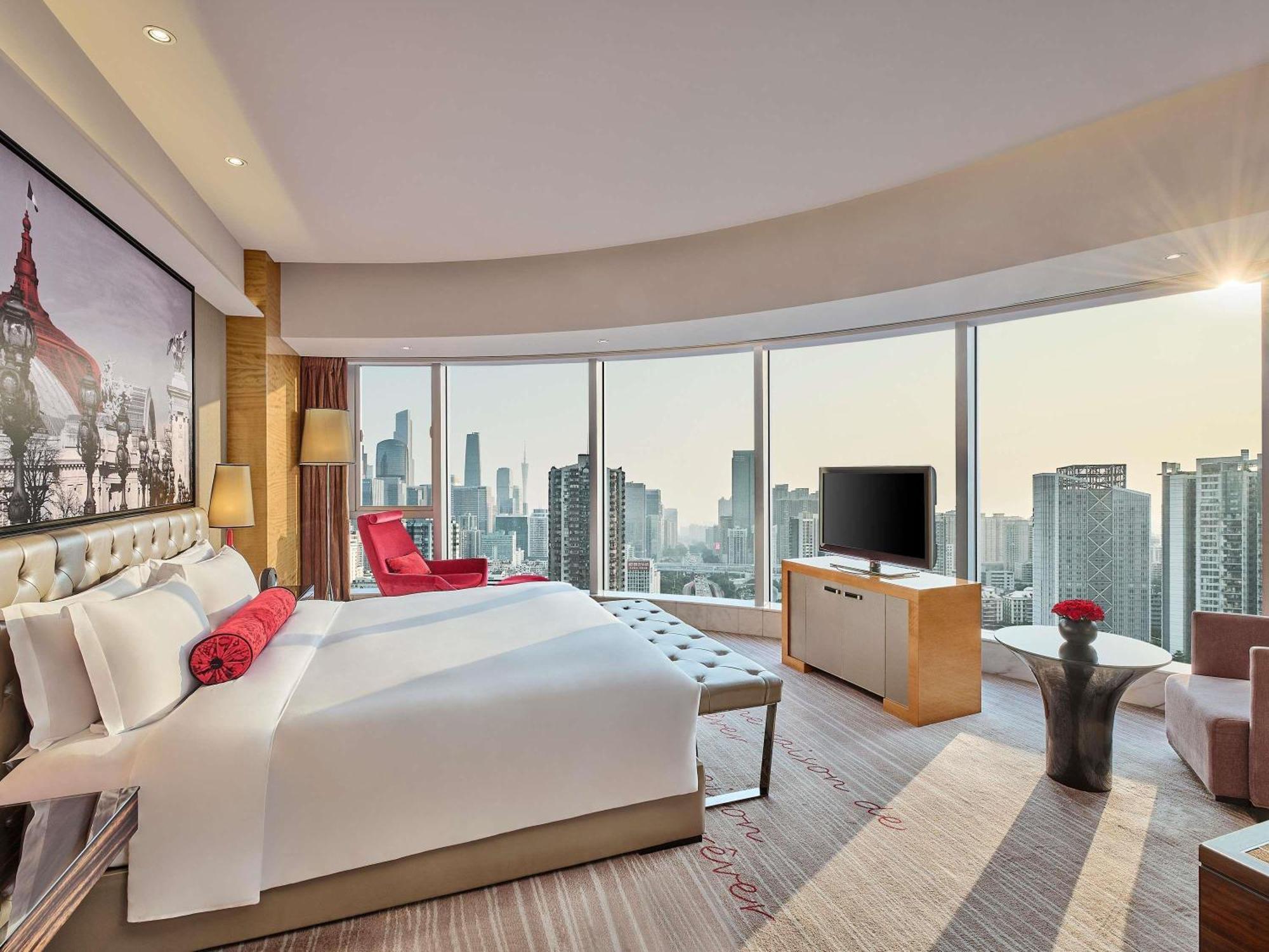 Luxury King Room,1746869611:JPEG